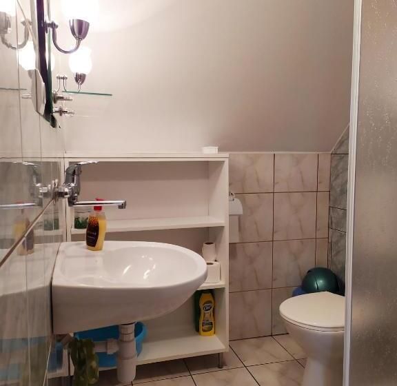 膳宿费 Noclegi Arenda