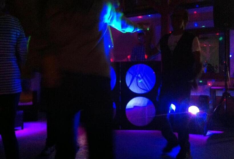 膳宿费 Willa Baltazar