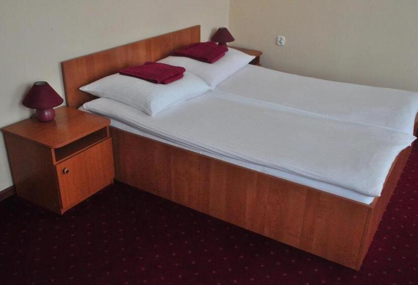 Majatalo Zajazd Kama Kowalski