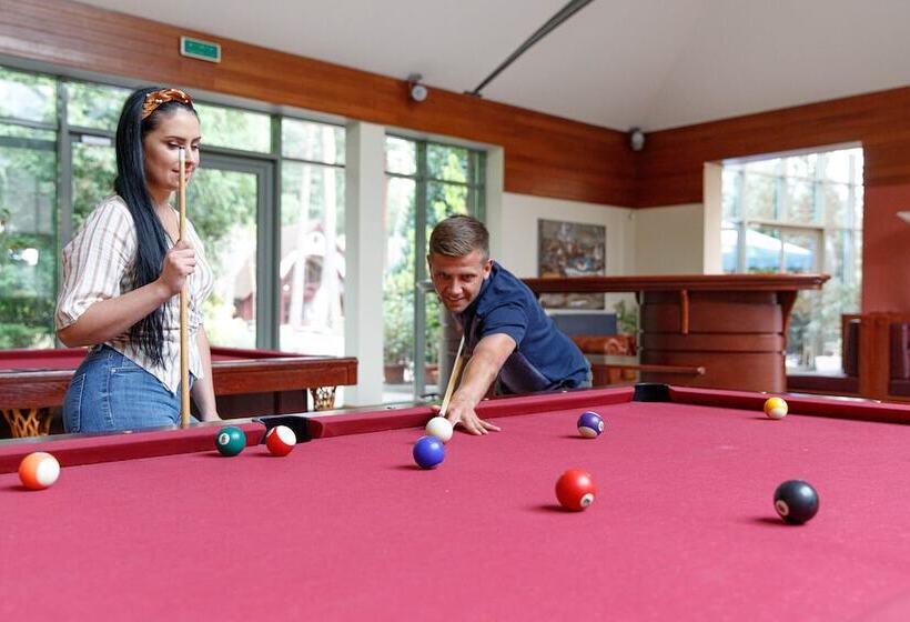 منتجع 4 Pory Roku Restauracja I Nocleg