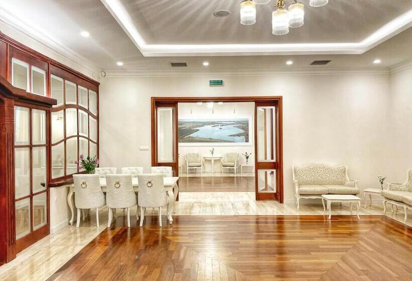 منتجع 4 Pory Roku Restauracja I Nocleg