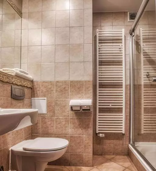 Lomakeskus 4 Pory Roku Restauracja I Nocleg