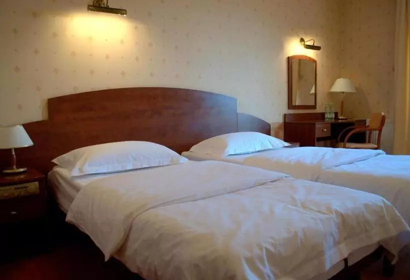 Lomakeskus 4 Pory Roku Restauracja I Nocleg