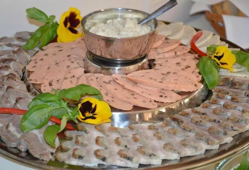 ユースホステル Pod Wzgórzem Bed & Breakfast