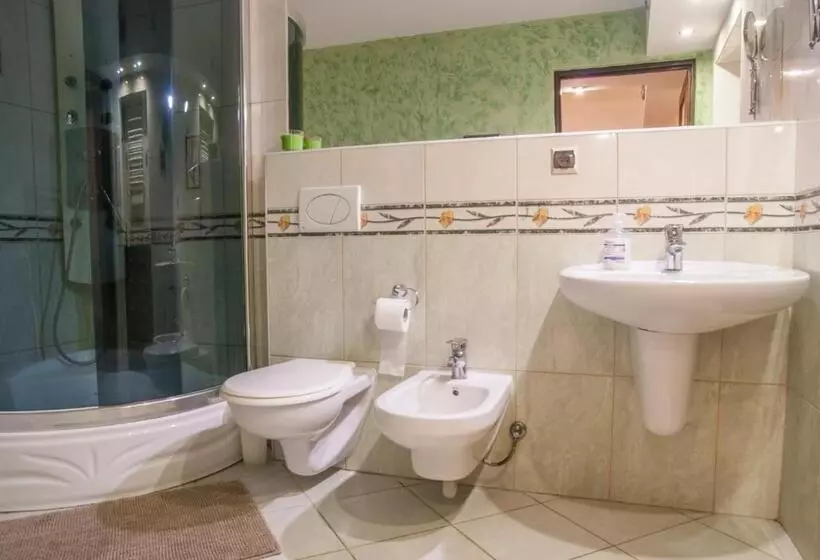 ユースホステル Pod Wzgórzem Bed & Breakfast