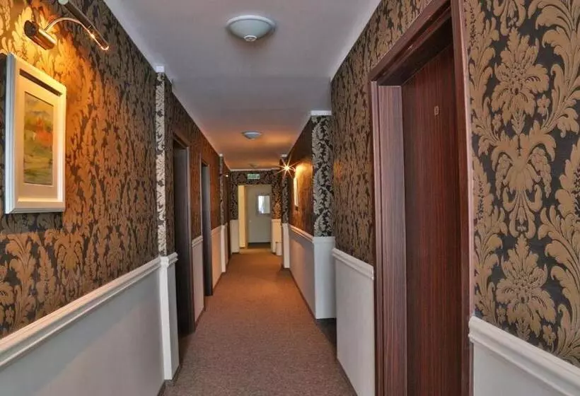 ユースホステル Pod Wzgórzem Bed & Breakfast