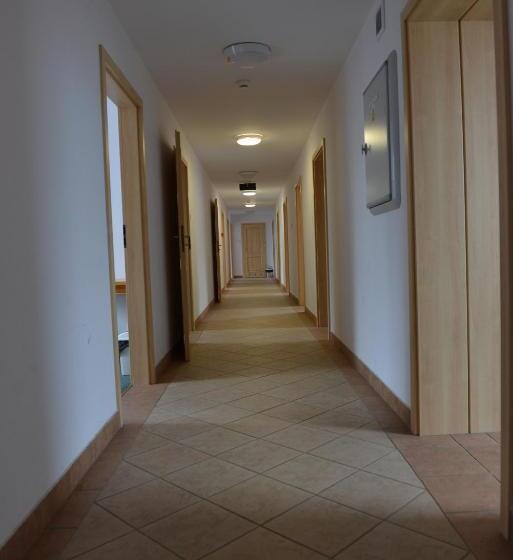 호스텔 Pokoje Gościnne Domu Pielgrzyma W Supraślu