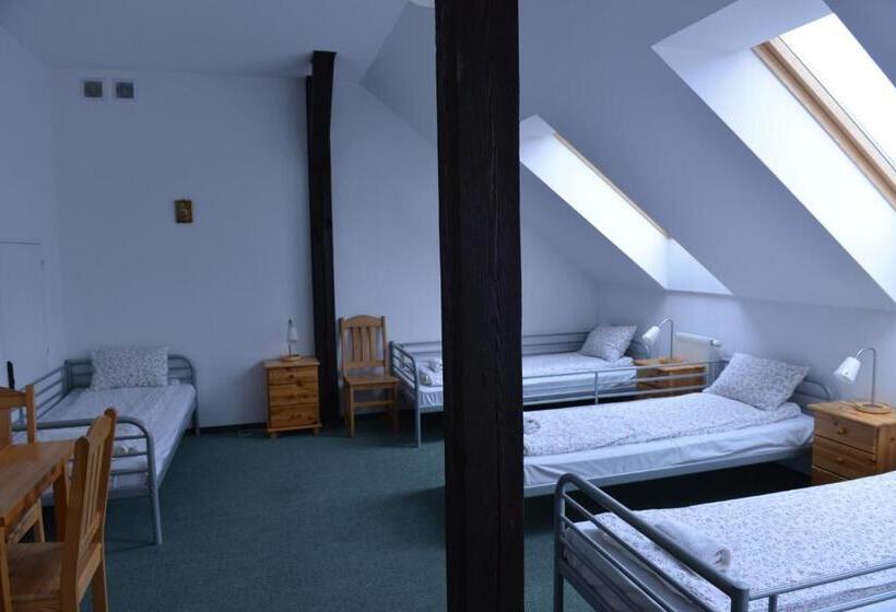 호스텔 Pokoje Gościnne Domu Pielgrzyma W Supraślu