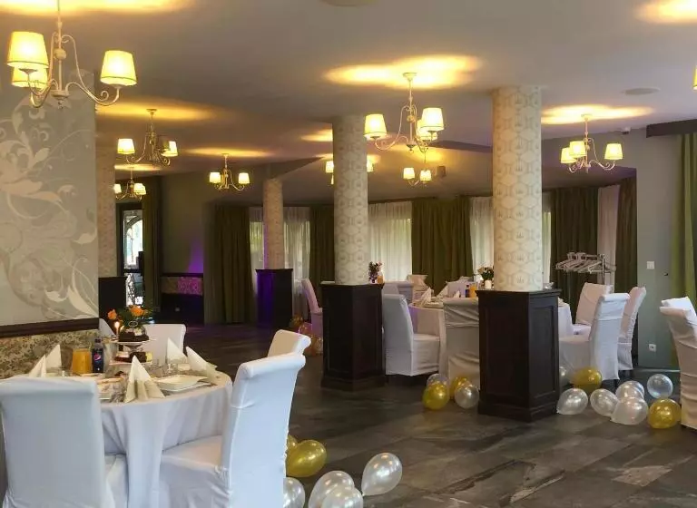 ユースホステル Restauracja  Zajazd Trzech Braci