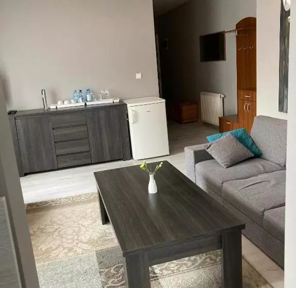 ユースホステル Restauracja  Zajazd Trzech Braci