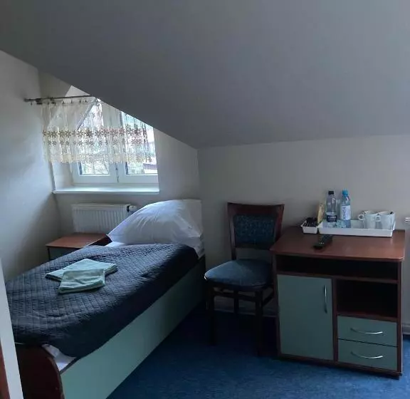 ユースホステル Restauracja  Zajazd Trzech Braci