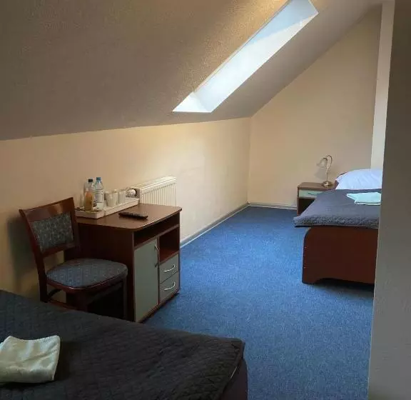 ユースホステル Restauracja  Zajazd Trzech Braci