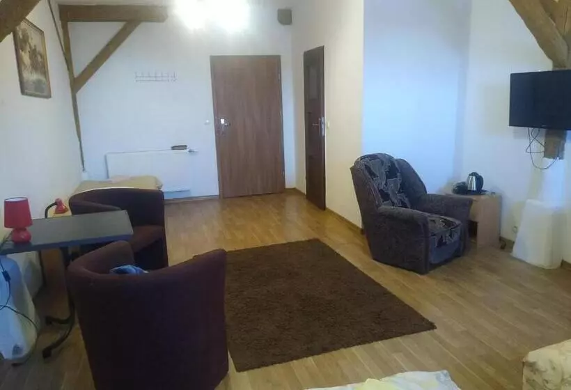 هاستل Zajazd Eljan Centrum Noclegowe