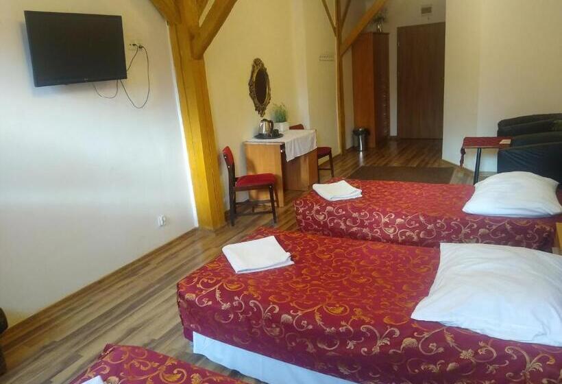 הוסטל Zajazd Eljan Centrum Noclegowe