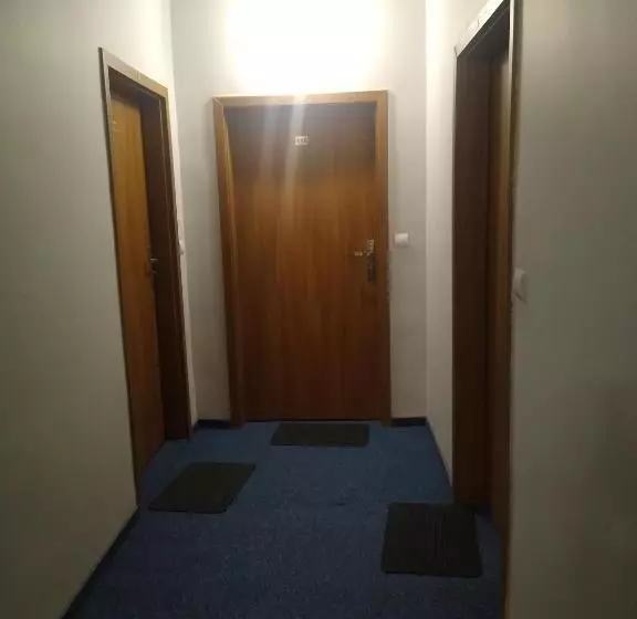 هاستل Zajazd Eljan Centrum Noclegowe
