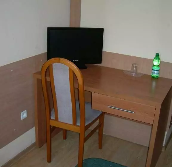 ユースホステル Zajazd Podjadek