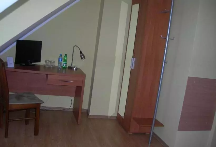 ユースホステル Zajazd Podjadek