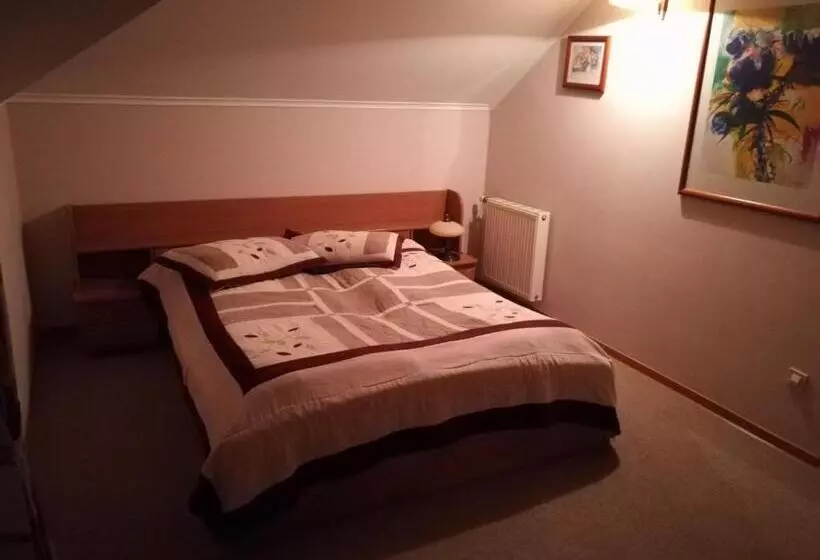 ユースホステル Zajazd Podjadek