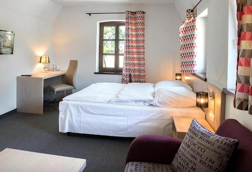 فندق صغير Zajazd Ryszkówka