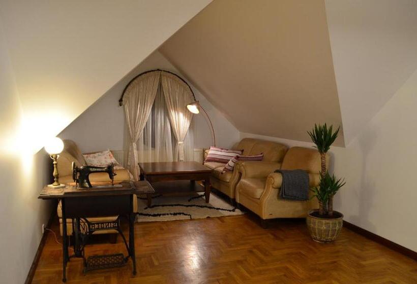 Apartamenty W Dworku Cheval