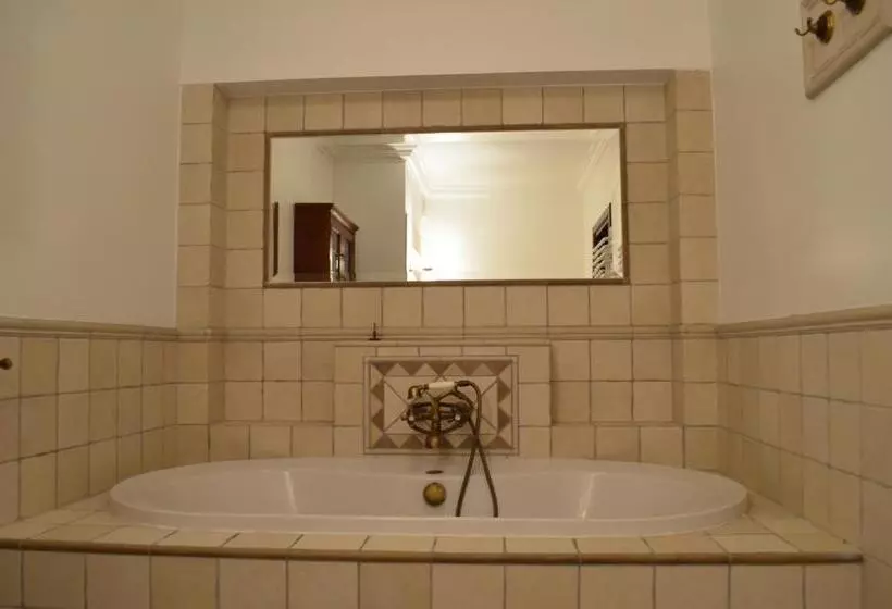 Apartamenty W Dworku Cheval