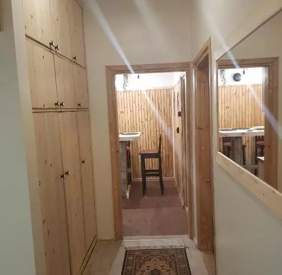 ベッドアンドブレックファースト 5 Kroków