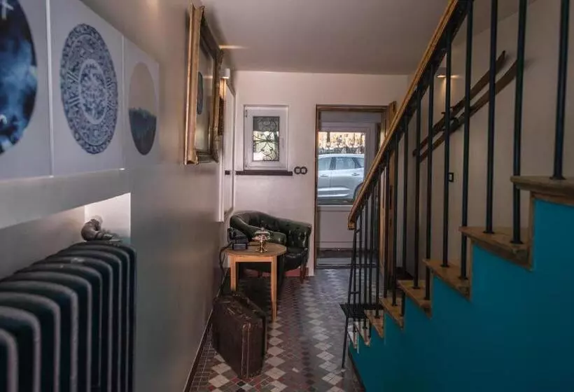 ベッドアンドブレックファースト 5 Kroków