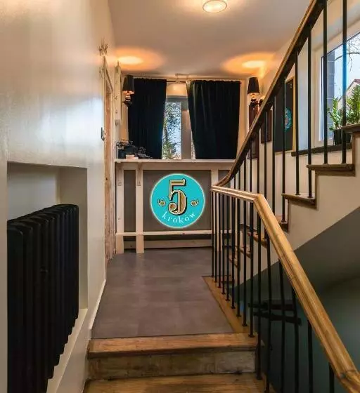 ベッドアンドブレックファースト 5 Kroków