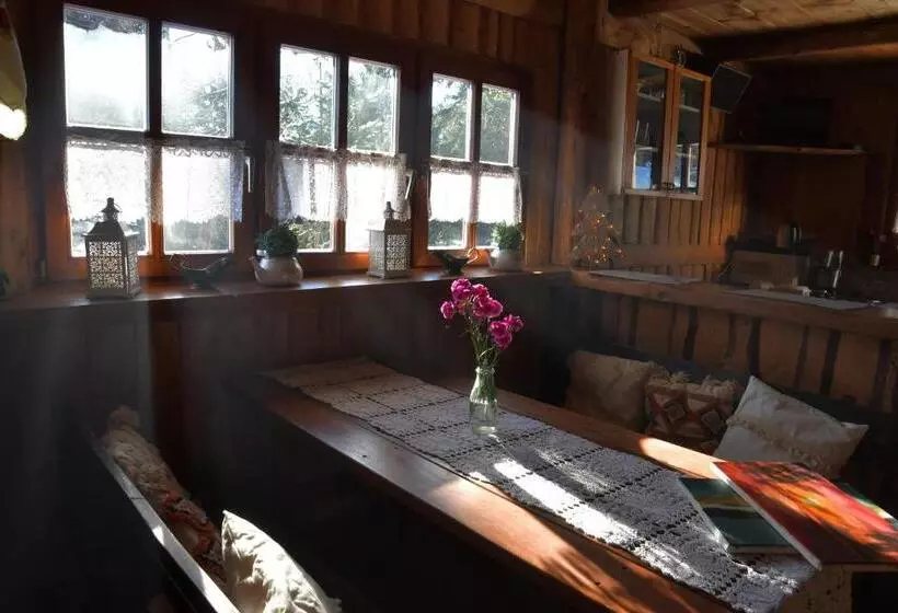 Aamiaismajoitus (B&B) Gościniec Pod Lubomirem