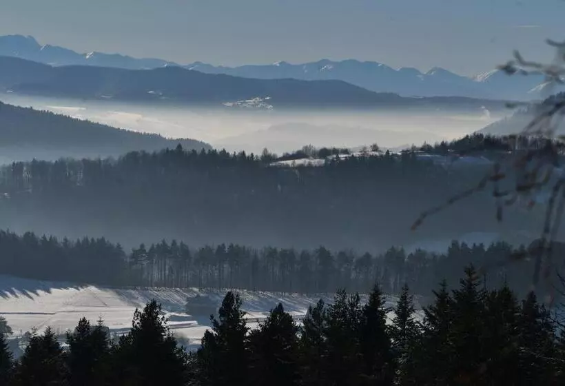 Aamiaismajoitus (B&B) Gościniec Pod Lubomirem