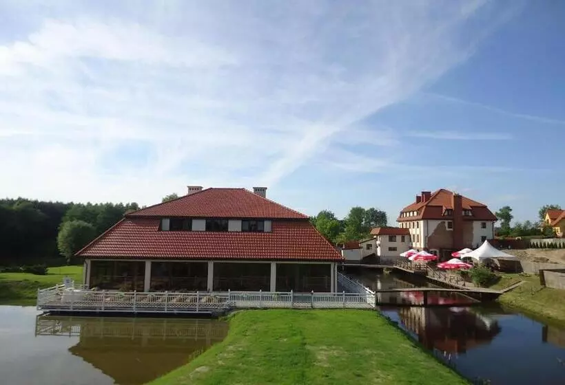 Aamiaismajoitus (B&B) Pensjonat Bobrowy Dwór