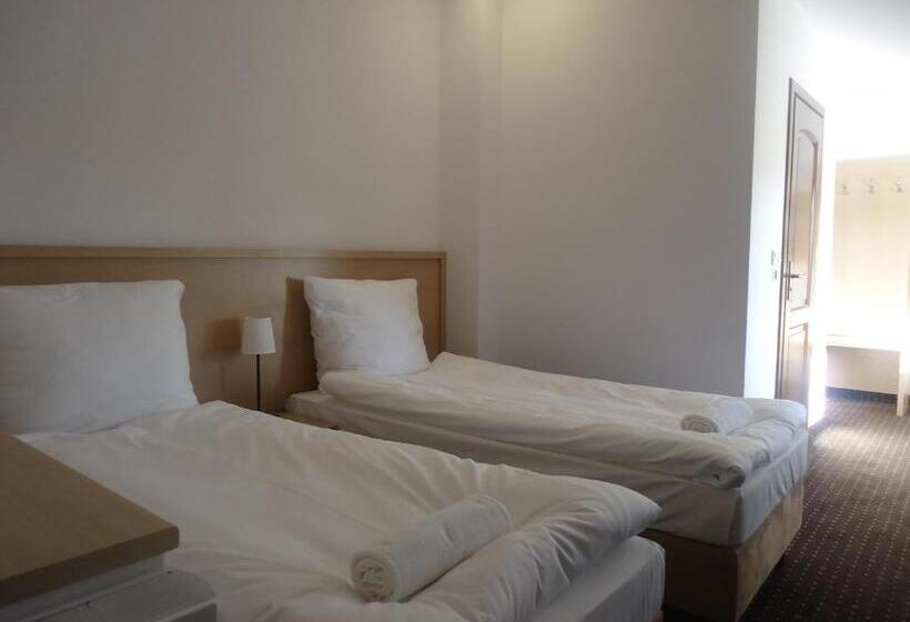 민박 Pensjonat Bobrowy Dwór