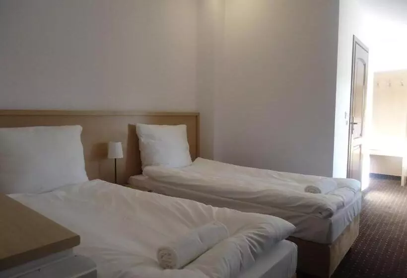 Aamiaismajoitus (B&B) Pensjonat Bobrowy Dwór