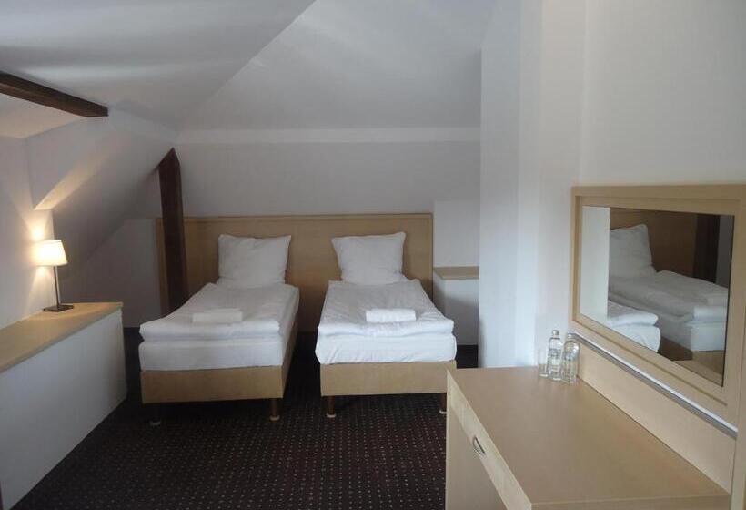 민박 Pensjonat Bobrowy Dwór