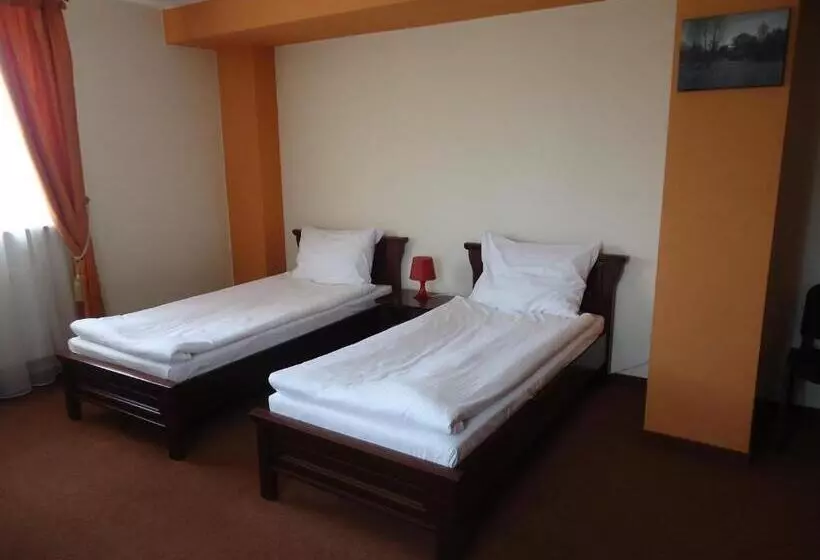 Aamiaismajoitus (B&B) Pensjonat Bobrowy Dwór