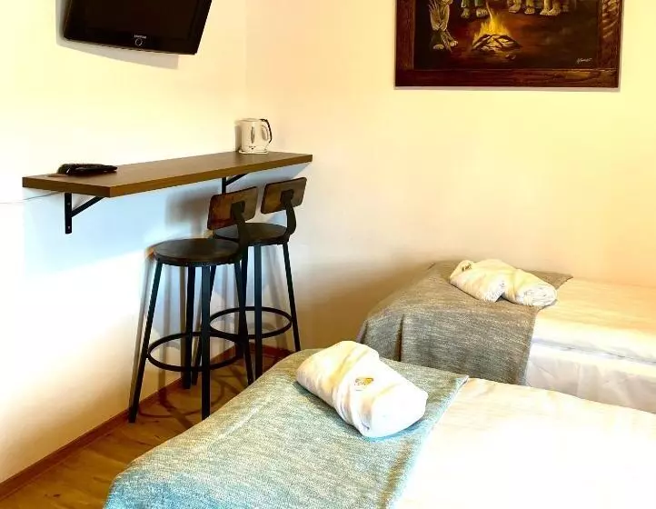 ベッドアンドブレックファースト Troll