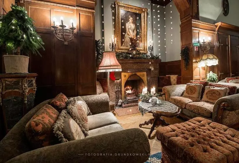 Hotelli Bursztynowy Pałac