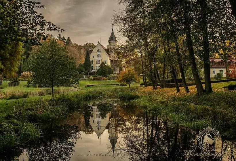 Hotelli Bursztynowy Pałac