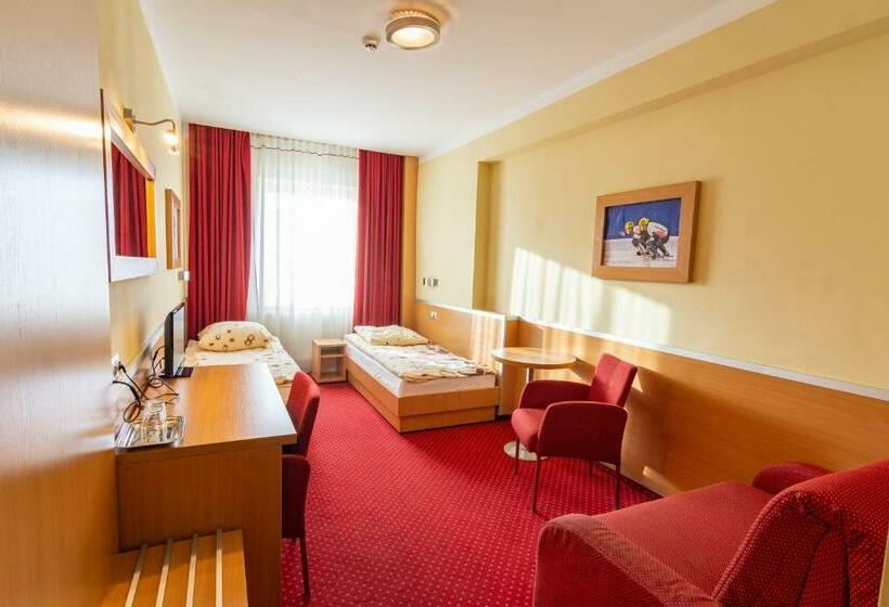 ホテル Dom Sportowca Błonie Mosir