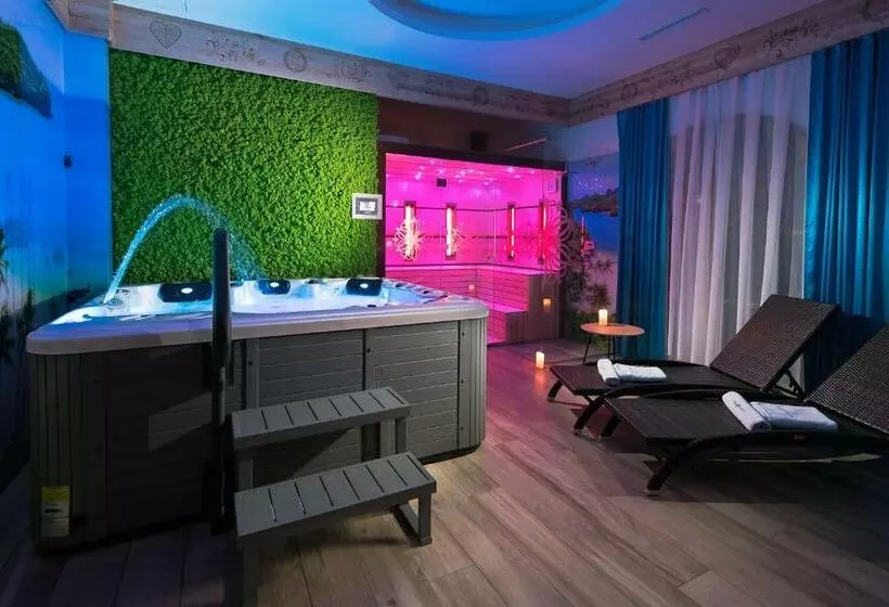 ホテル Dworek Góralski