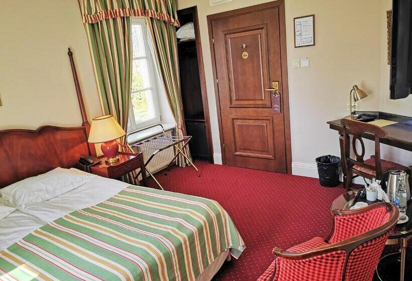 Hotel Dwór Sieraków