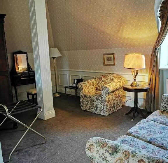 Hotelli Dwór Sieraków