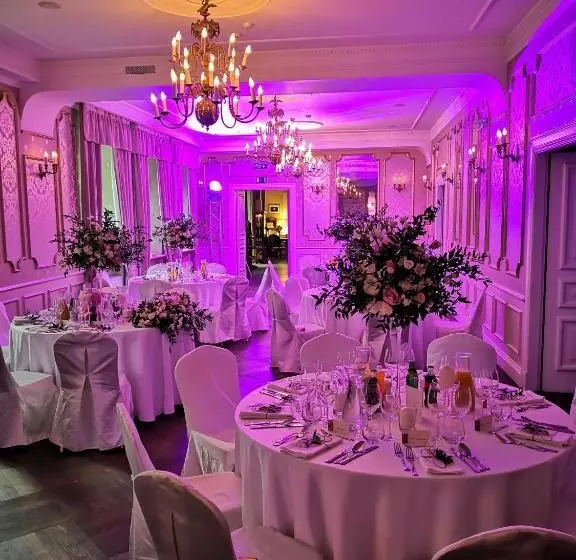 Hotelli Dwór Sieraków