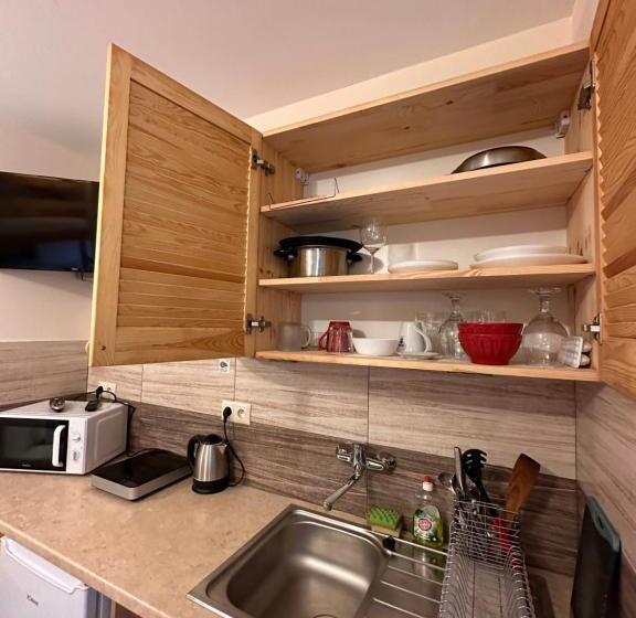 فندق Farma Albert Korzenie