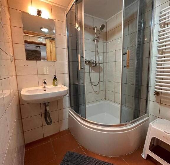 فندق Farma Albert Korzenie