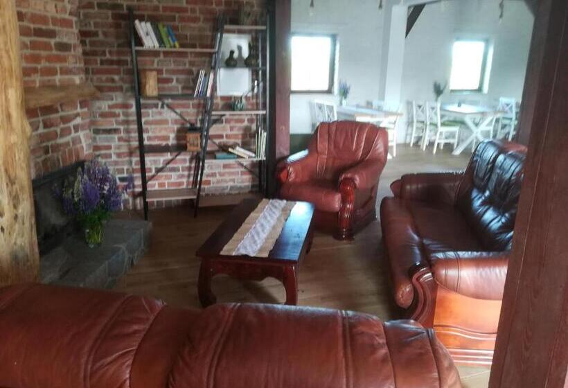 בית מלון כפרי Pensjonat Przy Stajni