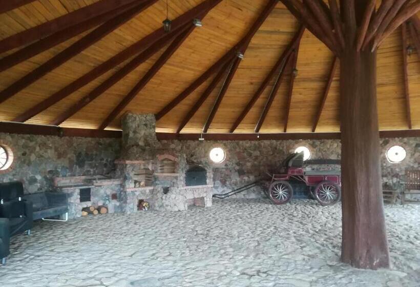 בית מלון כפרי Pensjonat Przy Stajni