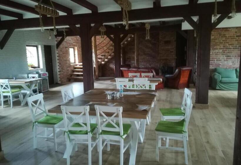 בית מלון כפרי Pensjonat Przy Stajni