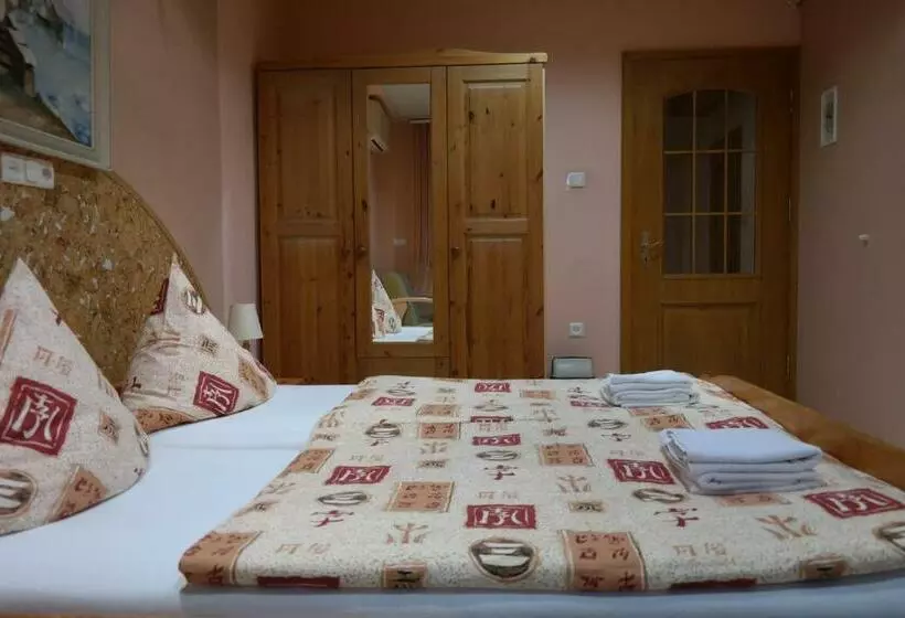 ホテル Villamirage