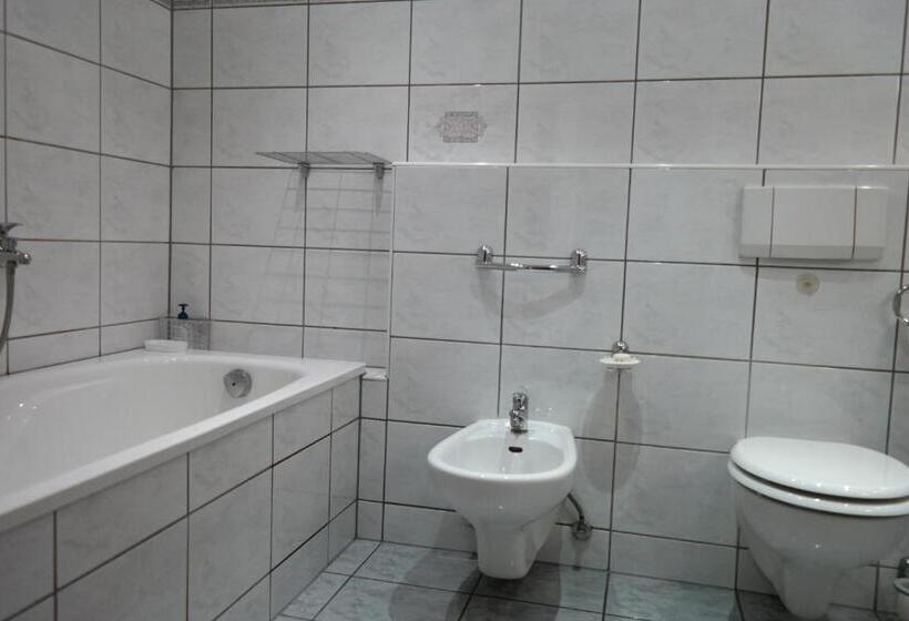 בית מלון כפרי Villamirage